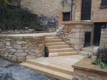 Taille de pierre pour un escalier extérieur 