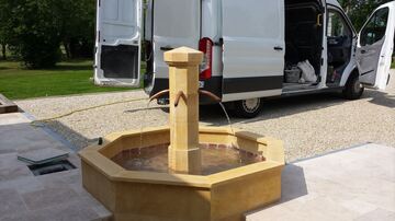 Création d'une fontaine en pierre de Frontenac dure à Bordeaux