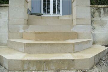 Création d'un escalier de trois marches en pierre à Bordeaux